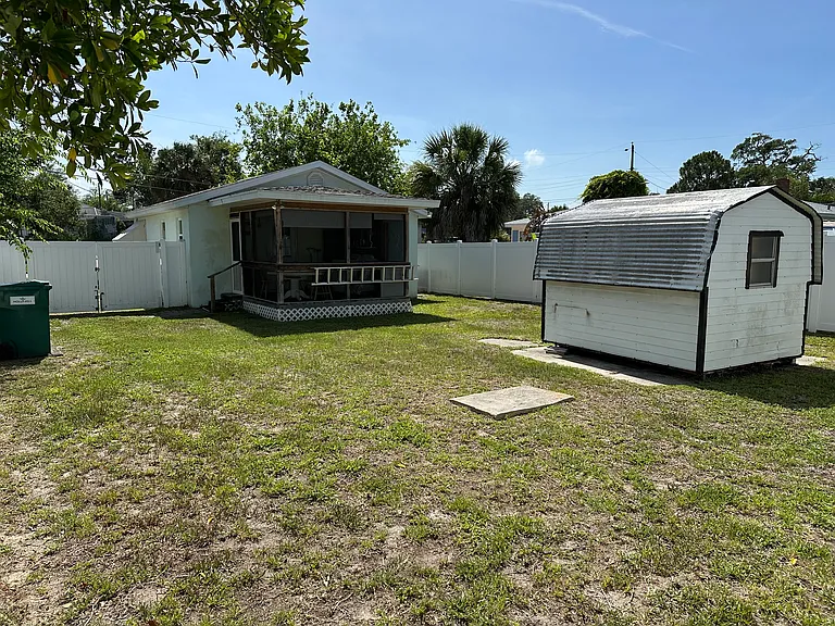 1355 Hiawatha Ave — Photo 18