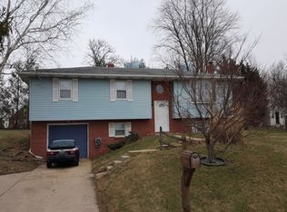 121 Maylyn Ave, Dallastown, PA 17313