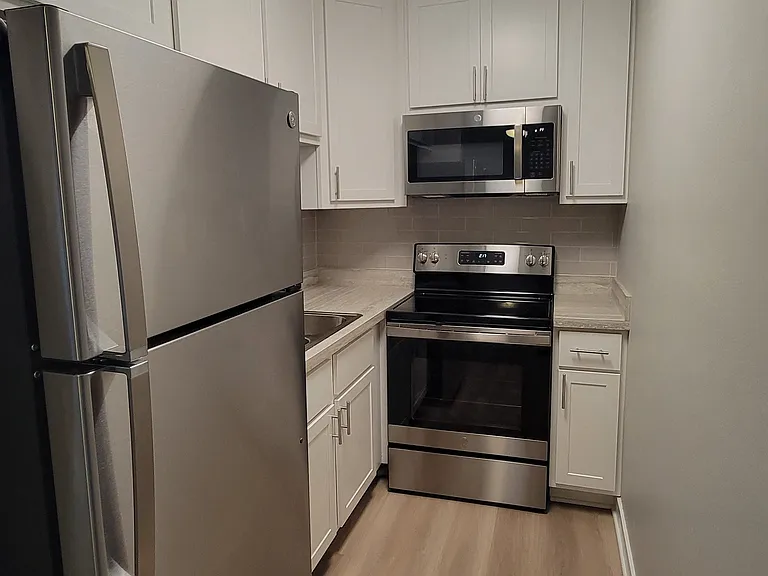 Lisle Station Apartments — Photo 65