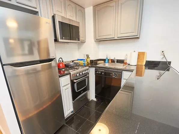 212 East 10th Street image 12 of 15