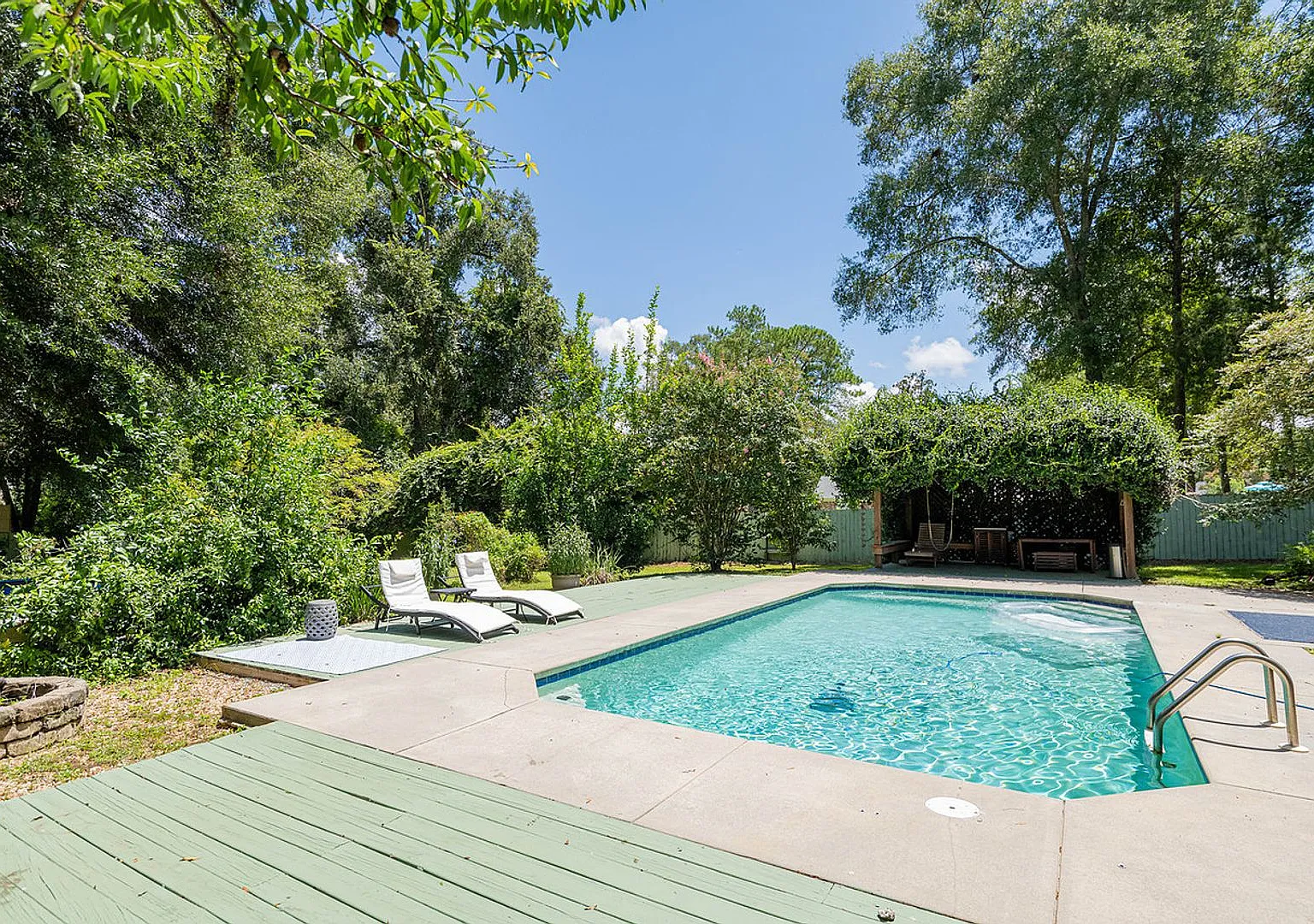 5 Bed / 4 Bath w/POOL & 2 Master Suites in Killearn! — Photo 4