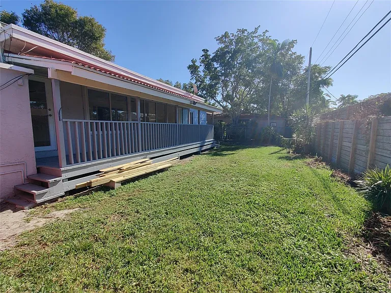 733 NE 18th Ave — Photo 83