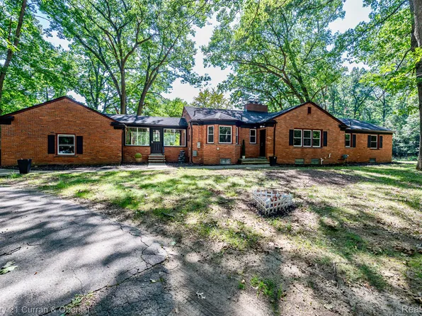 22340 Maplewood Dr, Southfield, MI 48033