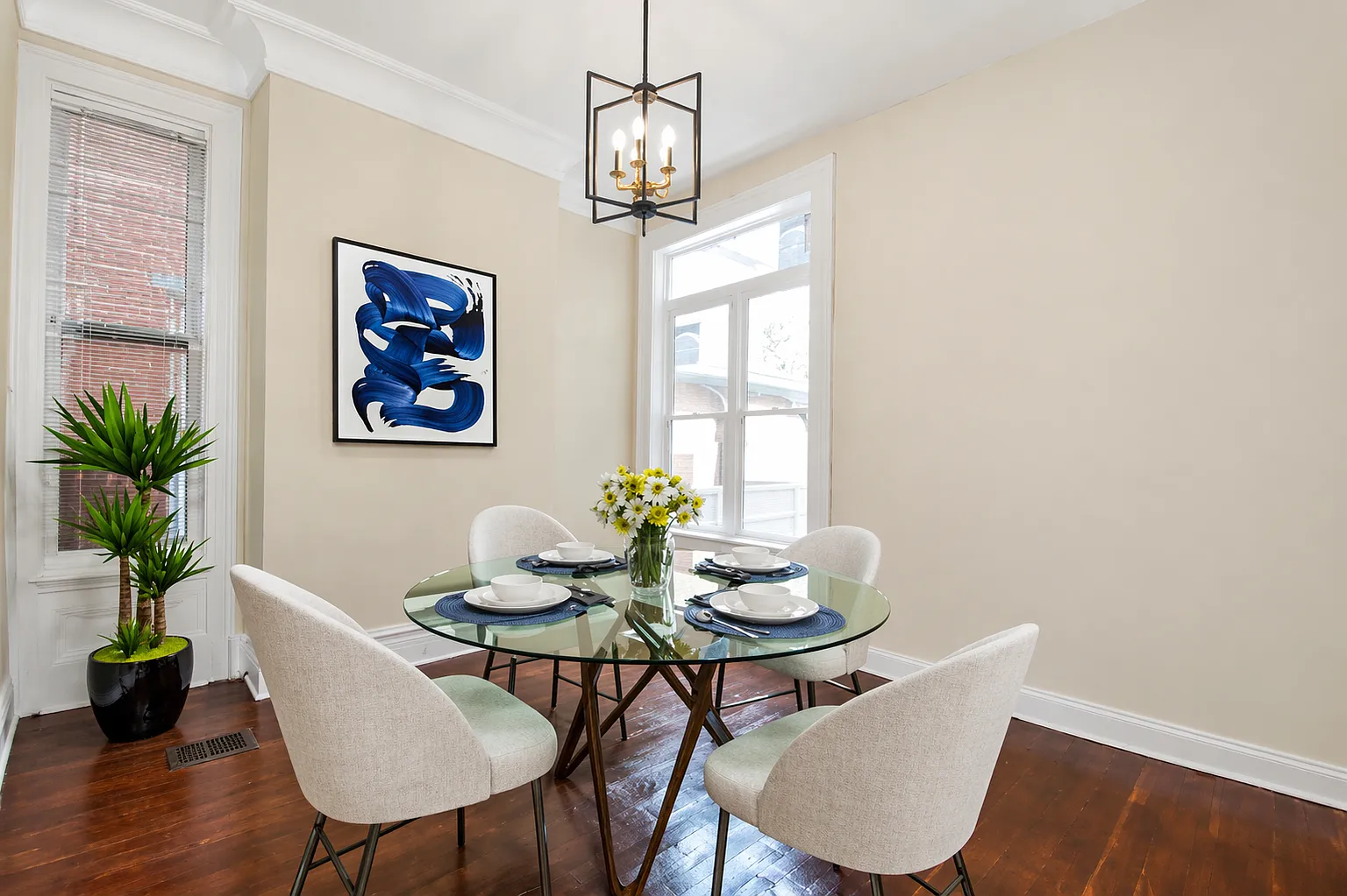 5 bed, 2.5 bath, 3544 sqft, $3,500 — Photo 3