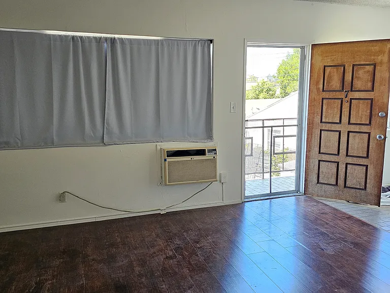 1363 E Acacia Ave #7 — Photo 6