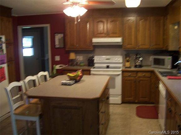 4th image of 1101 Belvedere Dr