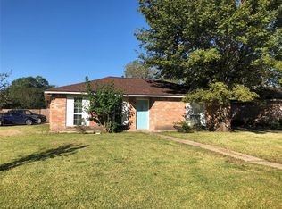 1302 Northview Ct, Angleton, TX 77515