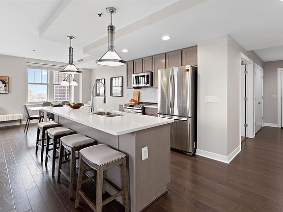 4th image of 525 W Lafayette Blvd #14B