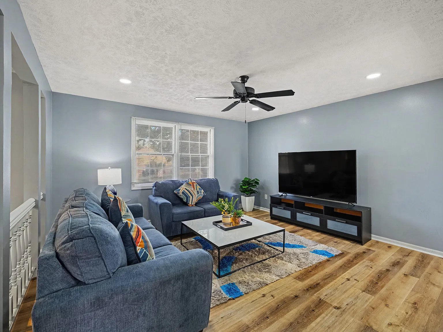 3 bed, 2.5 bath, 1900 sqft, $4,000 — Photo 4