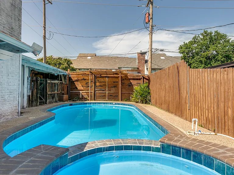 1535 Carnation Dr — Photo 29