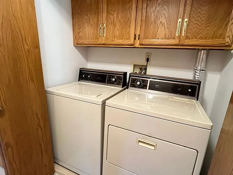 301 N Cherry St — Photo 14