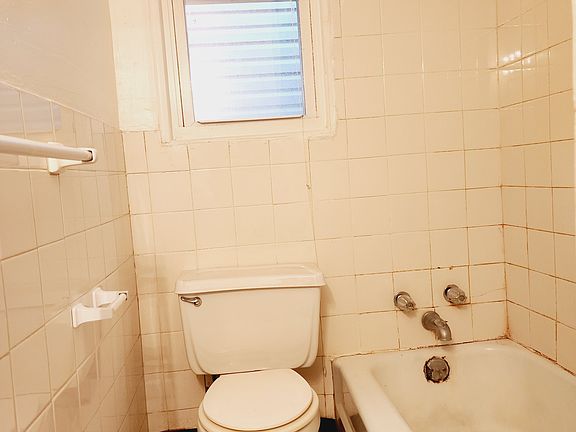5th image of 324 Avenue E #2R