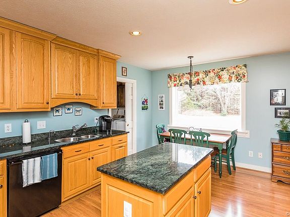 5th image of 7348 Lexington Dr
