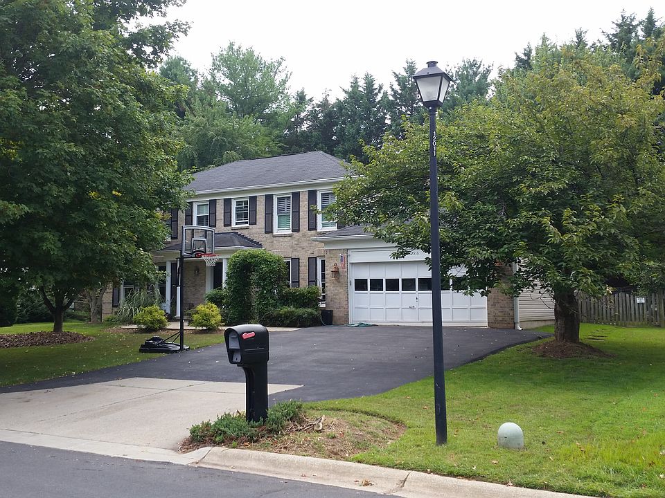 2nd image of 12516 Falconbridge Dr