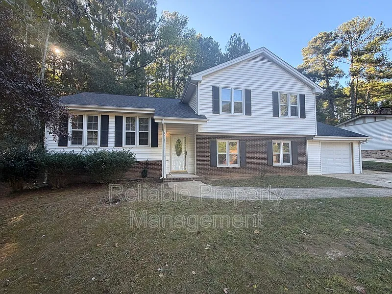 3 bed, 2.5 bath, 1932 sqft, $2,700 — Photo 1