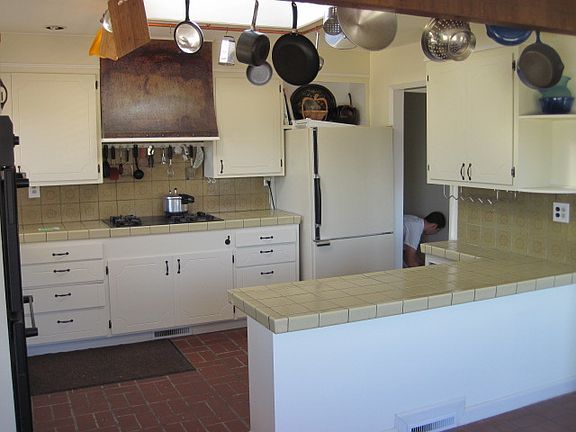 5th image of 1203 Buena Vista Ave