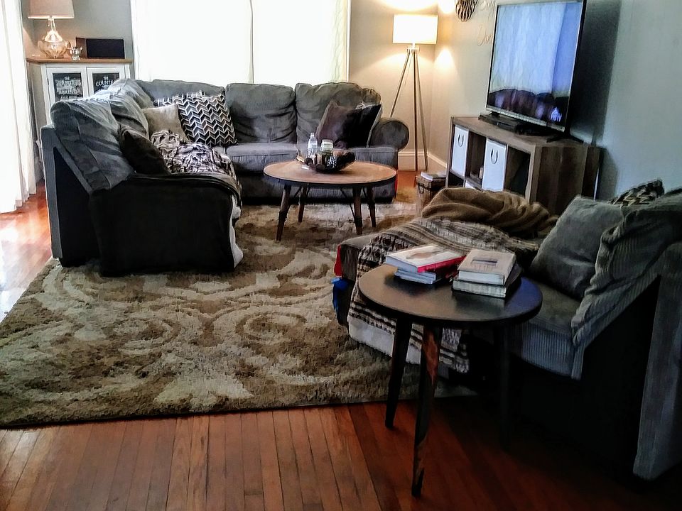 2nd image of 808 Berry Ave SE