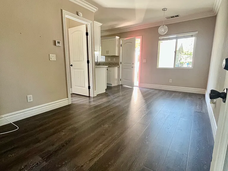 3726 Briscoe St — Photo 3