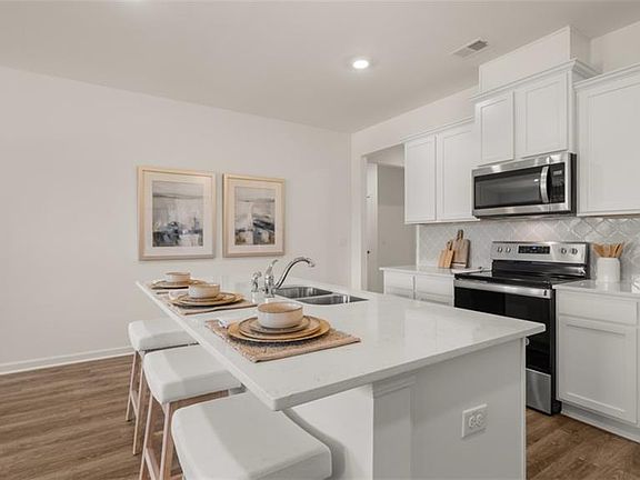 2nd image of 207 Cattle Dr