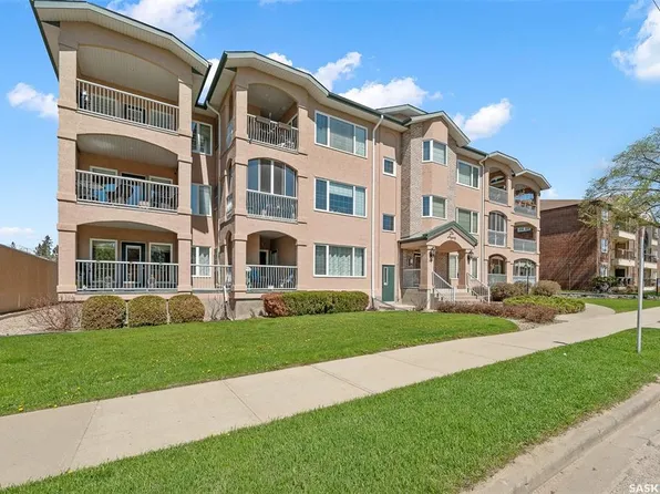 UNIT 302-240 Athabasca STREET E, Moose Jaw, SK S6H 0L5