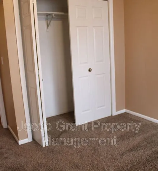 2215 Gail Dr — Photo 9