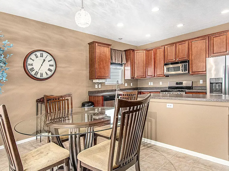 4722 S 194th Ave — Photo 11
