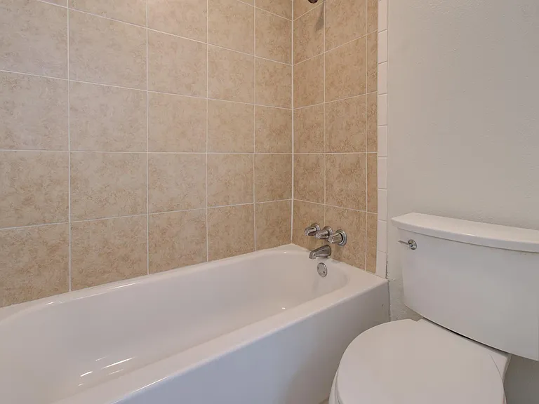 15611 La Casa Ln — Photo 31