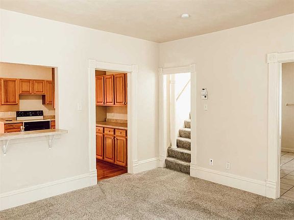 4th image of 217 W South Park Ave