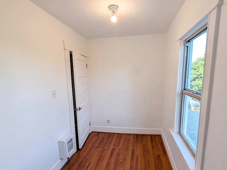1023 NE Webster St — Photo 9