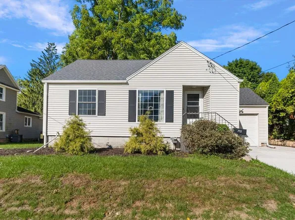712 N Hanover St, Hastings, MI 49058