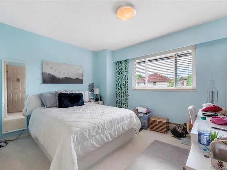 6340 Chelmsford St — Photo 19