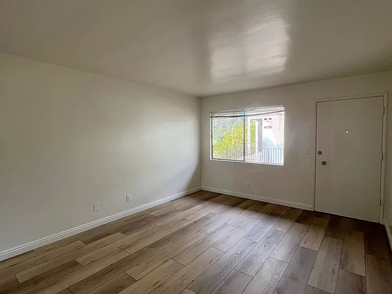 823 E De La Guerra St #3 — Photo 4