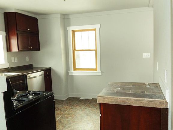 4th image of 314 E Hotchin Ave