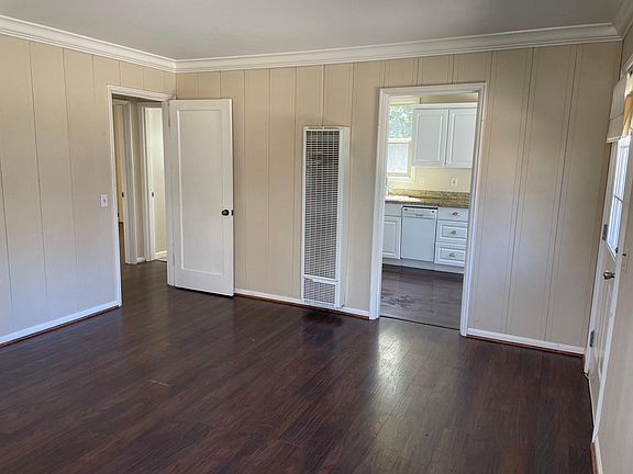 4th image of 2092 Princeton St