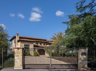 25611 Vinedo Ln, Los Altos Hills, CA 94022