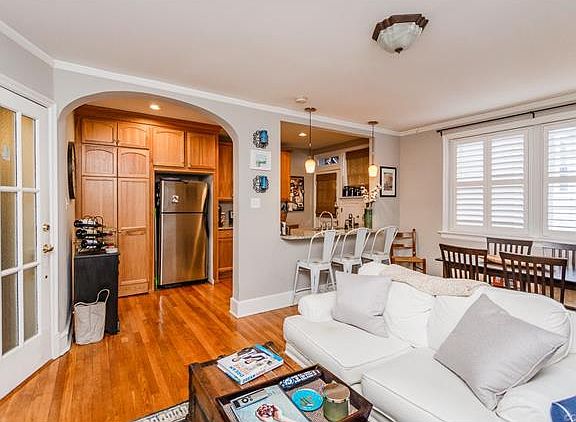 2nd image of 3122 Kensington Ave #U7