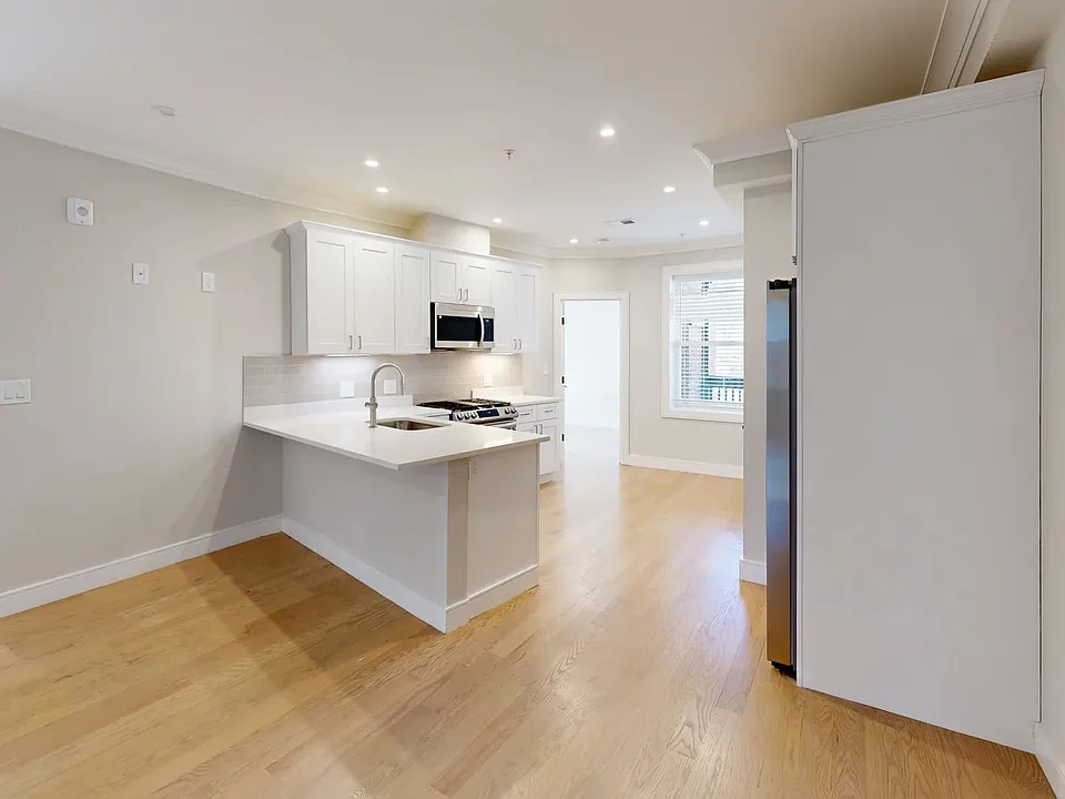 121 Allston St #6