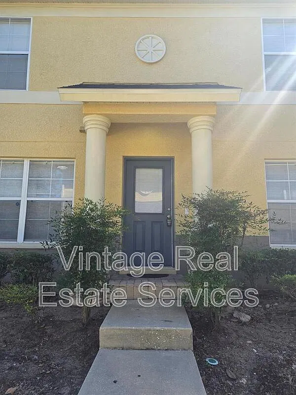 3 bed, 2.5 bath, 1408 sqft, $1,950 — Photo 1