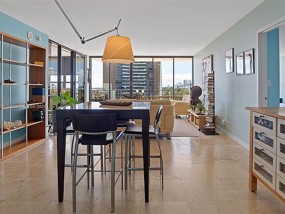4th image of 780 NE 69th St APT 807