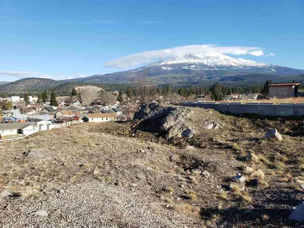 478 Woodridge Ct, Weed, CA 96094