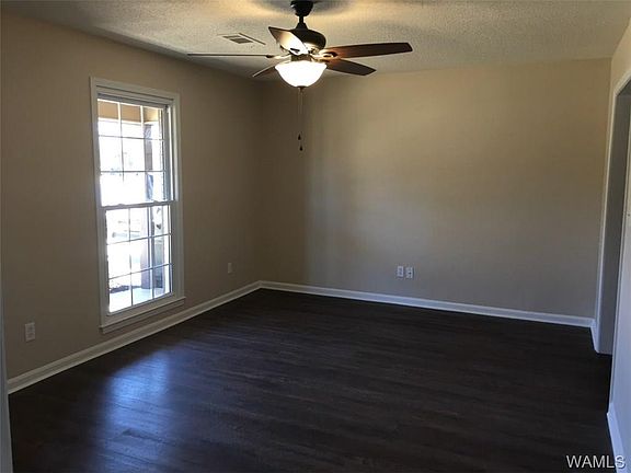 3rd image of 5400 3rd Ct E