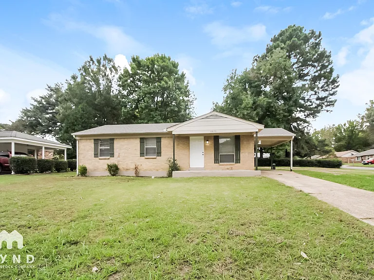 6875 Embassy Cir — Photo 1