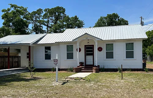 305 13th St Photo 1