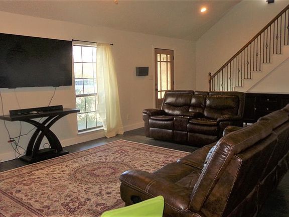 3rd image of 4417 Lorraine Ave