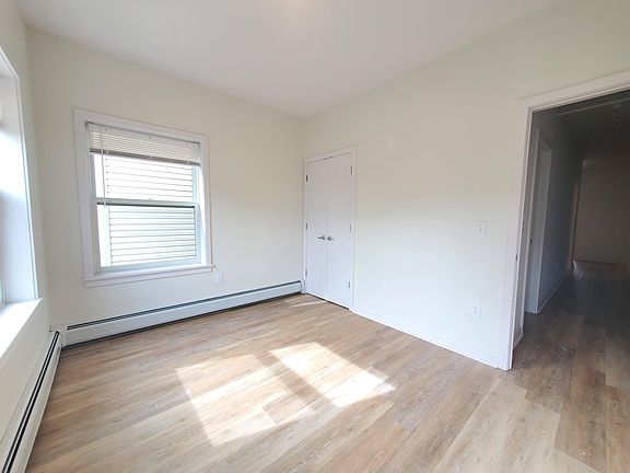 5th image of 444 Bergen Ave APT 2R
