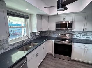 200 Valley Stream Dr #8B, Naples, FL 34113