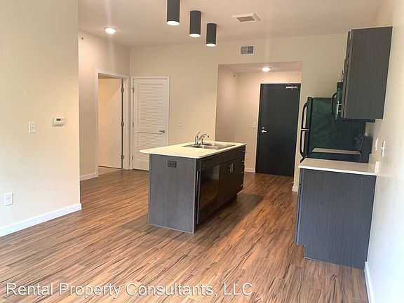 3rd image of 1555 Wealthy St SE APT 306