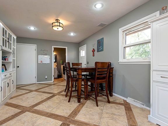 5th image of 2459 S Clay Avenue