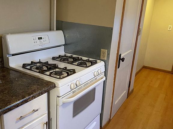 5th image of 120 14th Ave N APT 1