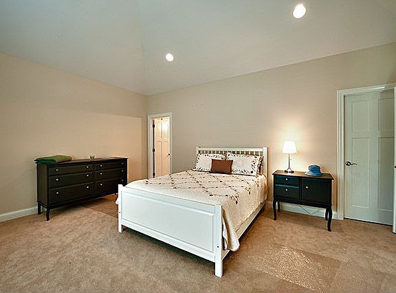 5th image of 11063 Elmwood Dr